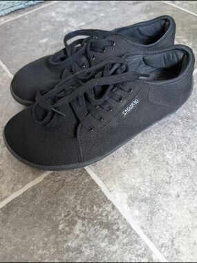 Saguaro Barefoot Sneaker | Black | EU 39 / US 8 | Like New